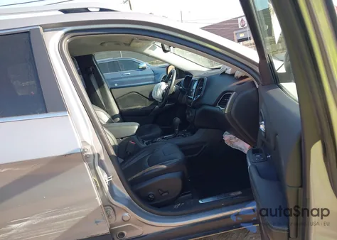 2019 Jeep Cherokee Limited 4X4 from USA, damaged, VIN 1C4PJMDXXKD364593